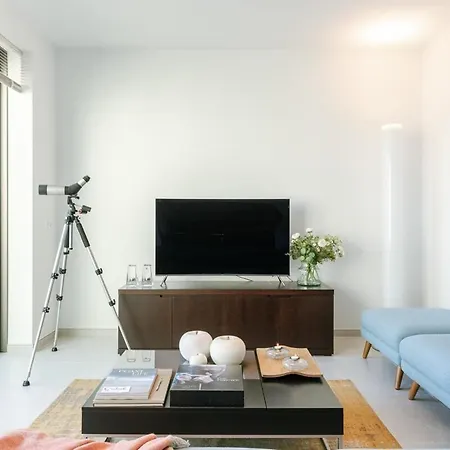 Huswell - Brand New With Terrace - Pets Welcome!