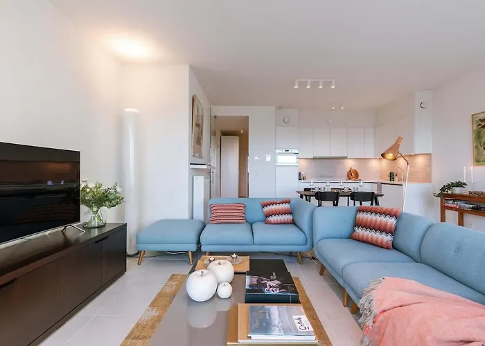 Huswell - Brand New With Terrace - Pets Welcome!