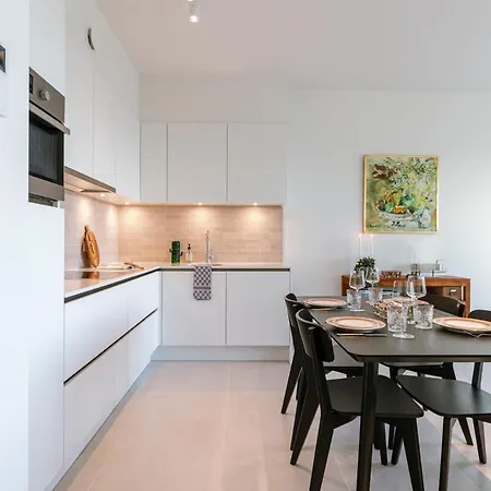 Huswell - Brand New With Terrace - Pets Welcome! * 奥斯滕德